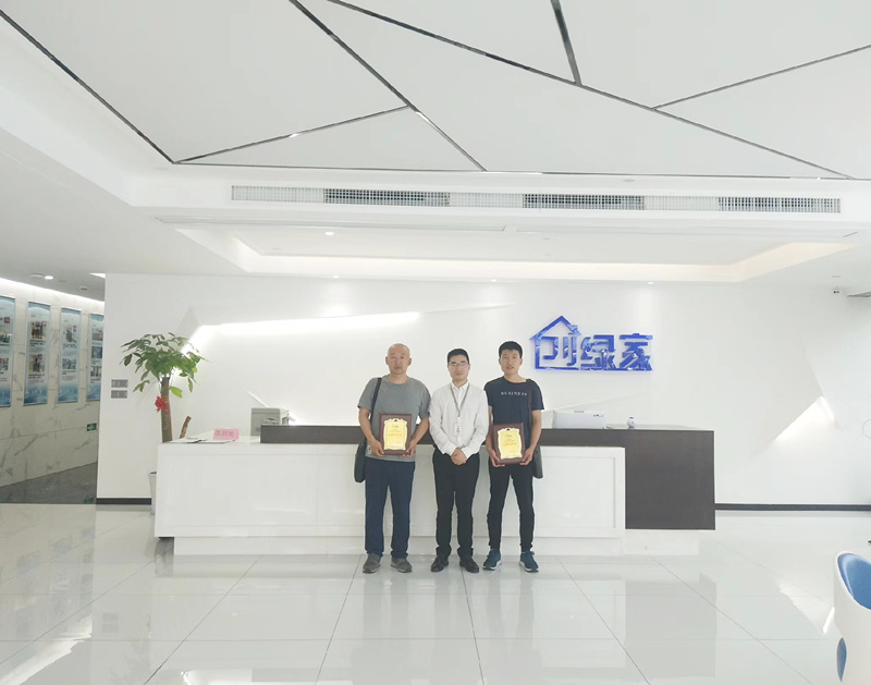 熱烈祝賀李總兄弟簽約創綠家大同市區級代理！