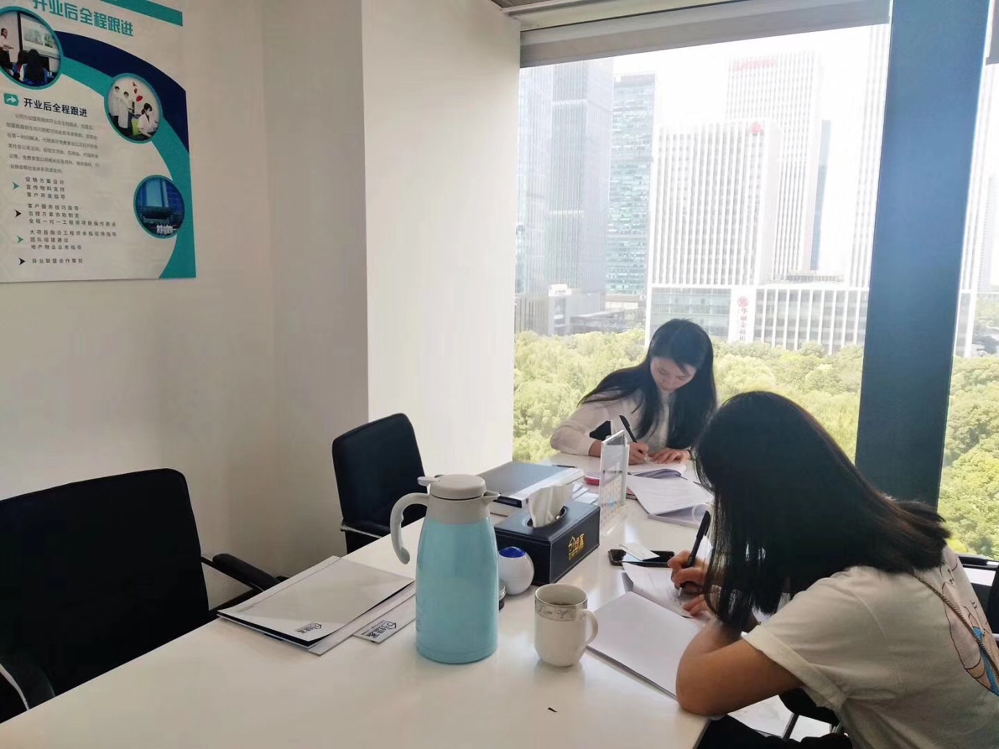 熱烈祝賀姚總、張總夫婦簽約創綠家揚州市區級代理！